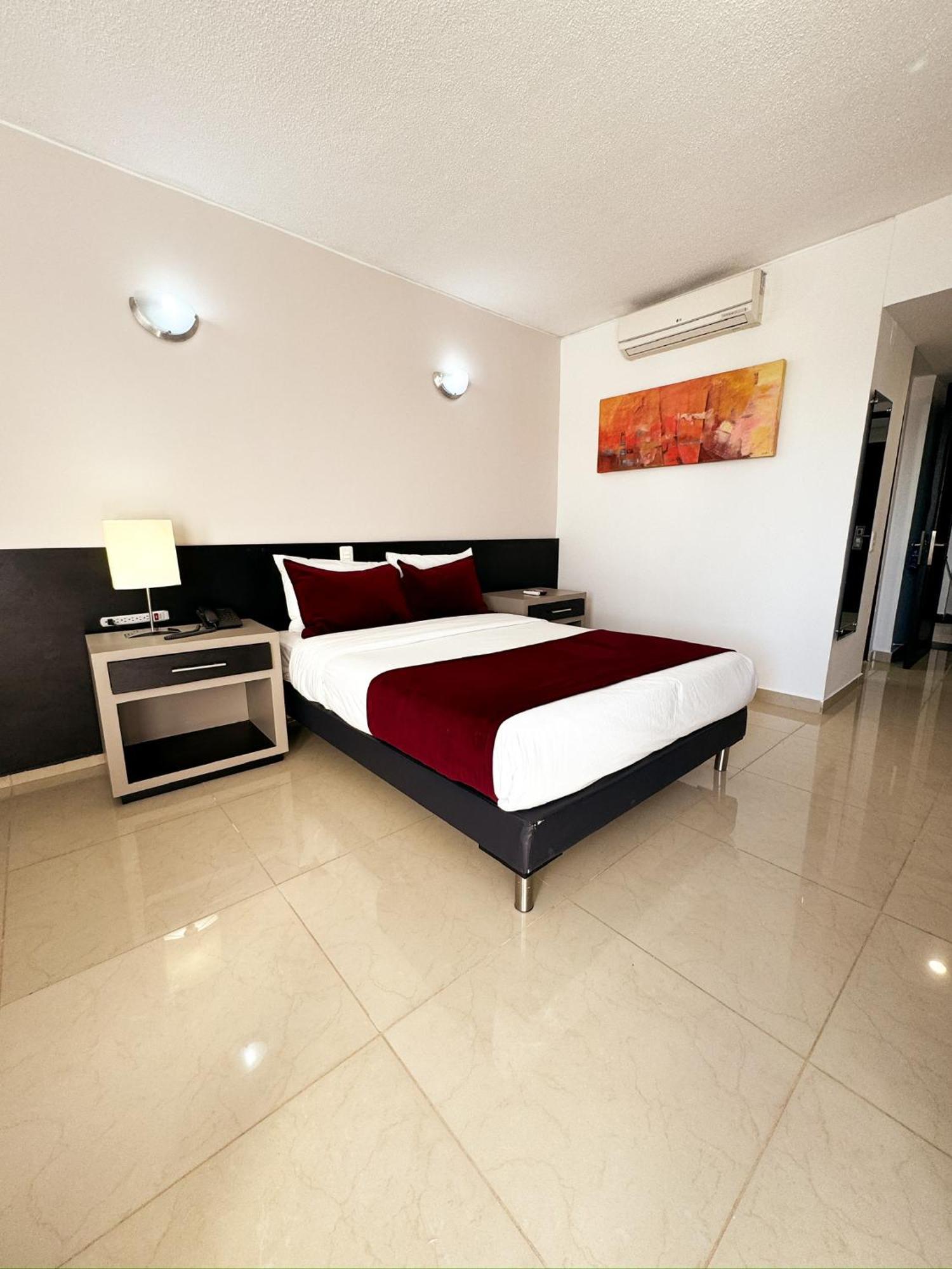 Hotel Tonchala Cucuta Bagian luar foto