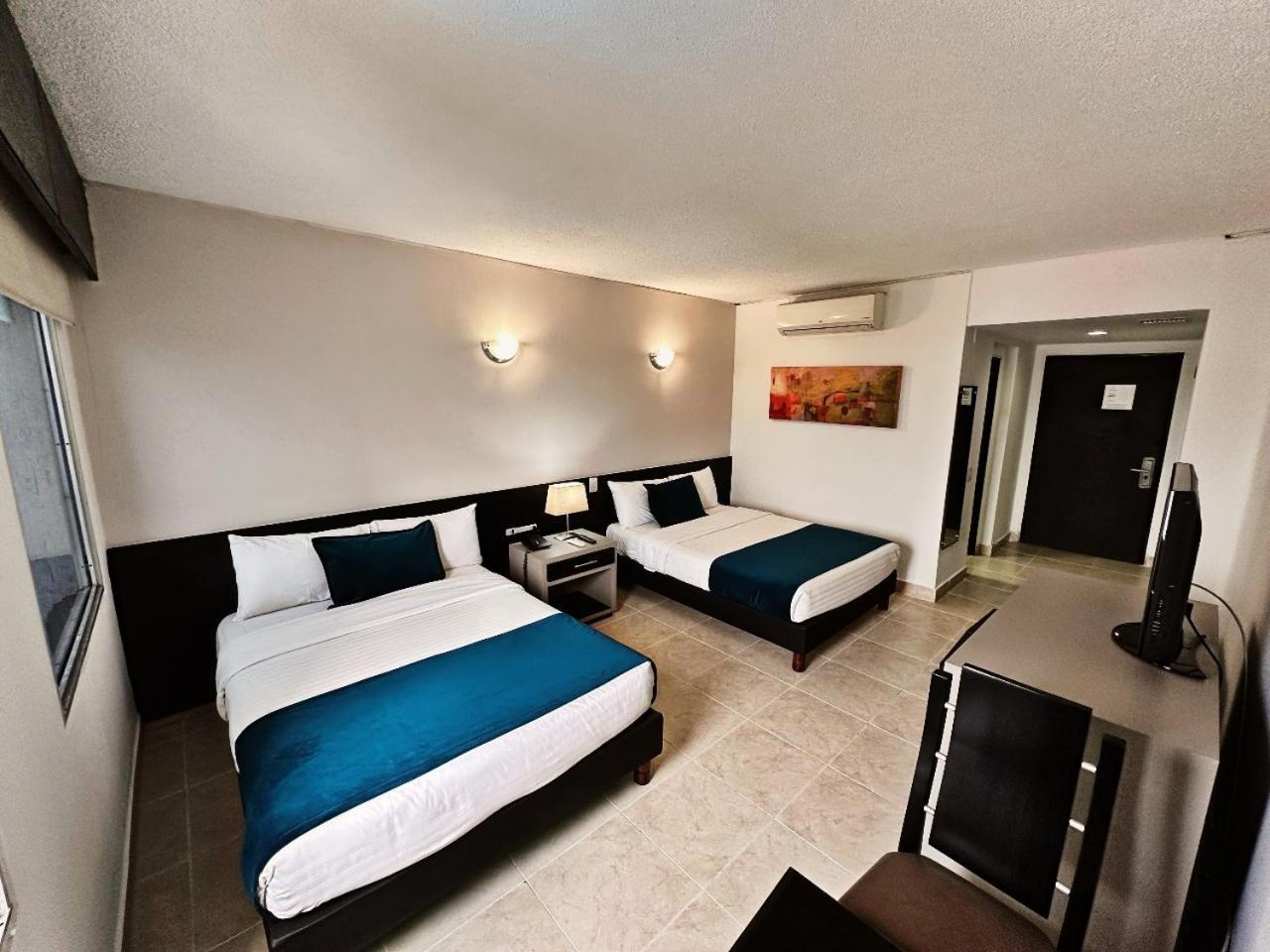 Hotel Tonchala Cucuta Bagian luar foto